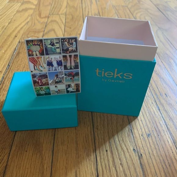 Tieks Turquoise Storage Box - Picture 1 of 3